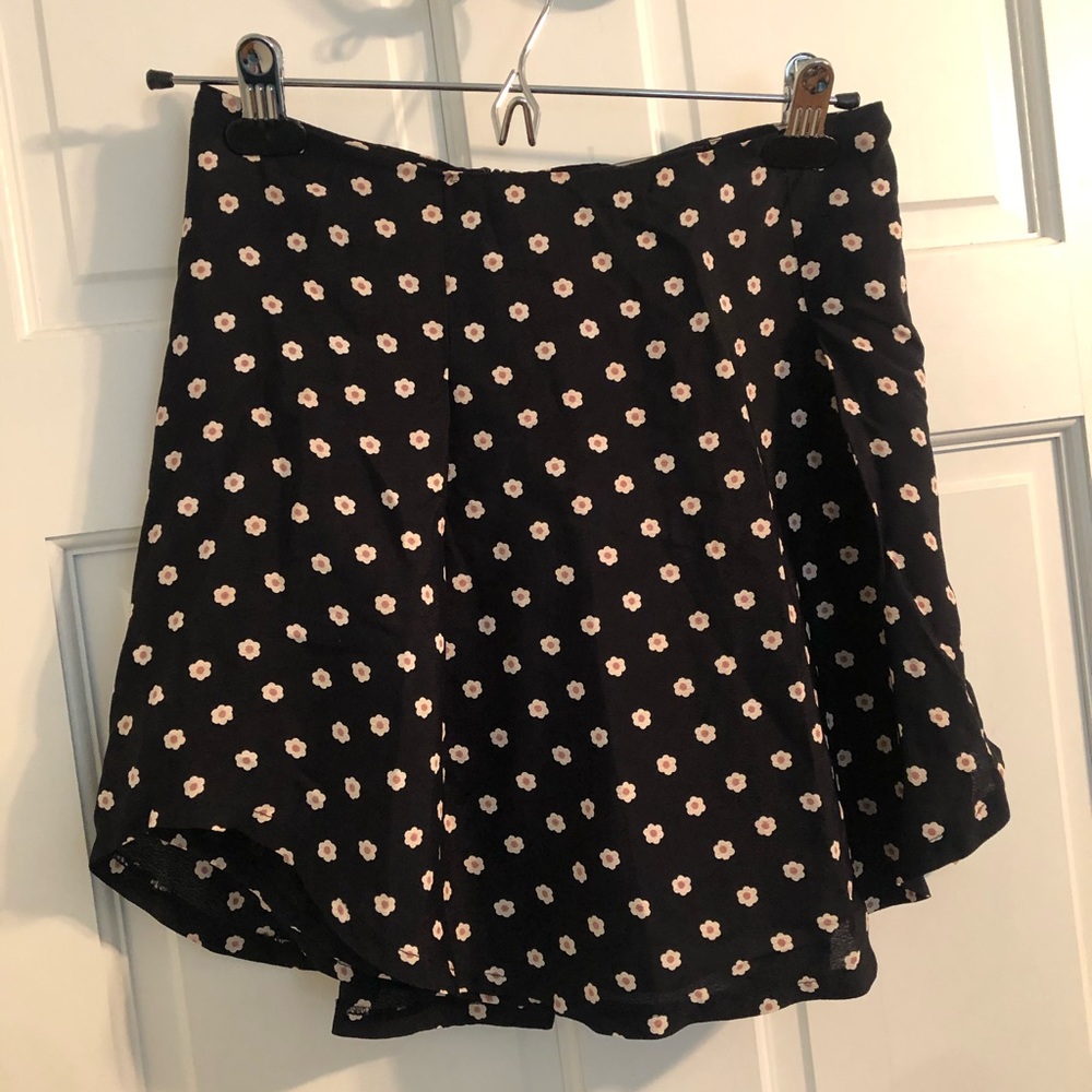 Reformation Naomi Skirt in Daisy Print